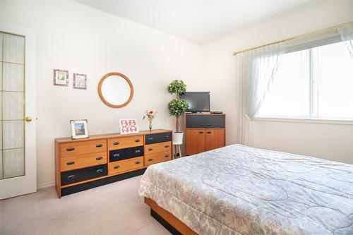 45-1874 Parkview Crescent, Kelowna, BC - Indoor Photo Showing Bedroom