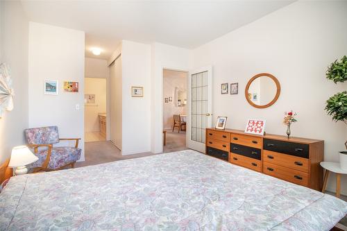 45-1874 Parkview Crescent, Kelowna, BC - Indoor Photo Showing Bedroom