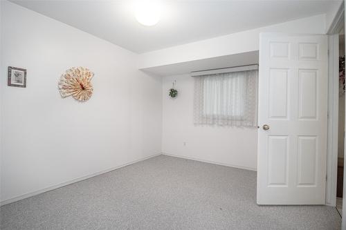 45-1874 Parkview Crescent, Kelowna, BC - Indoor Photo Showing Other Room