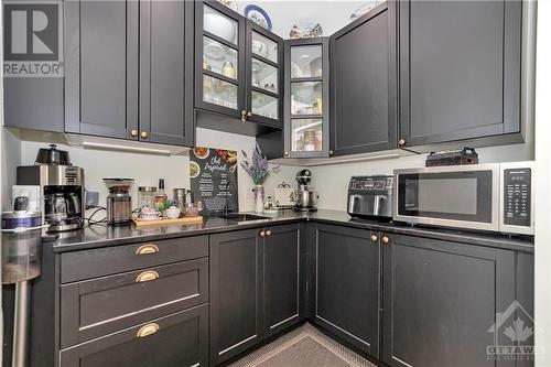 Butler Pantry in Kitchen - 3010 Torwood Drive, Dunrobin, ON - Indoor Photo Showing Kitchen