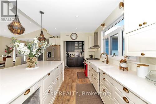 3010 Torwood Drive, Ottawa, ON - Indoor Photo Showing Kitchen With Upgraded Kitchen