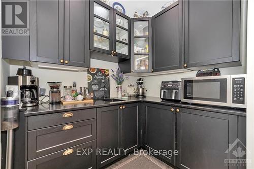 3010 Torwood Drive, Ottawa, ON - Indoor Photo Showing Kitchen