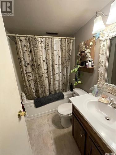 266 Langevin Crescent, Saskatoon, SK - Indoor Photo Showing Bathroom