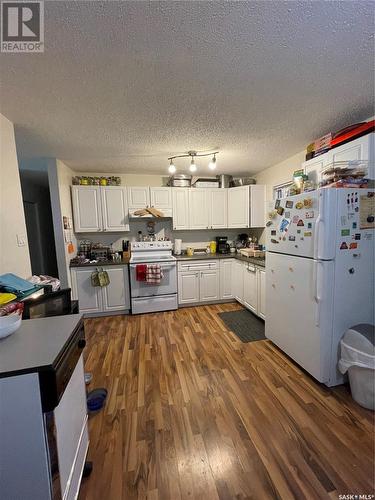 266 Langevin Crescent, Saskatoon, SK - Indoor Photo Showing Kitchen