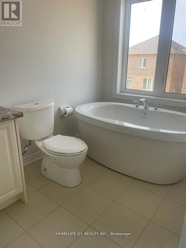 416 Black Cherry Crescent, Shelburne, ON - Indoor Photo Showing Bathroom