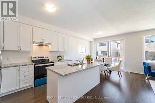 32 Camino Real Drive, Caledon, ON - Indoor Photo Showing Kitchen With Double Sink