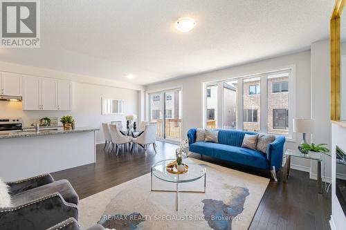 32 Camino Real Drive, Caledon, ON - Indoor Photo Showing Living Room