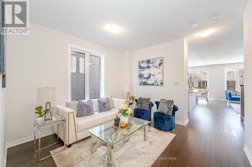 32 Camino Real Drive, Caledon, ON - Indoor Photo Showing Living Room