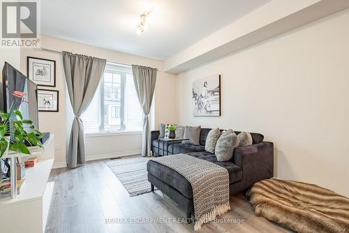 149 - 1890 Rymal Road E, Hamilton, ON - Indoor Photo Showing Living Room