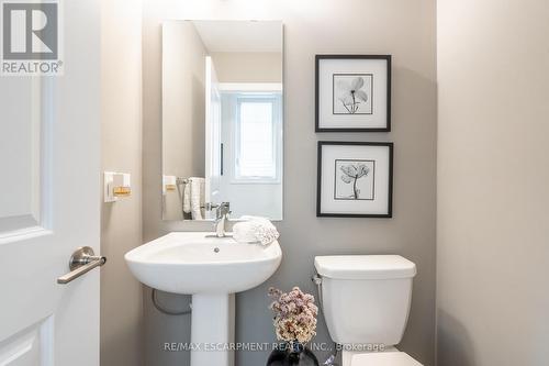 149 - 1890 Rymal Road E, Hamilton, ON - Indoor Photo Showing Bathroom