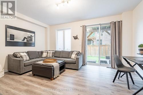 149 - 1890 Rymal Road E, Hamilton, ON - Indoor Photo Showing Living Room