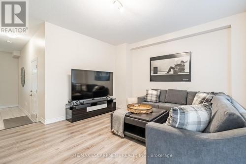 149 - 1890 Rymal Road E, Hamilton, ON - Indoor Photo Showing Living Room