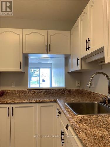 100 - 1 Brockhouse Way, Deep River, ON - Indoor Photo Showing Kitchen