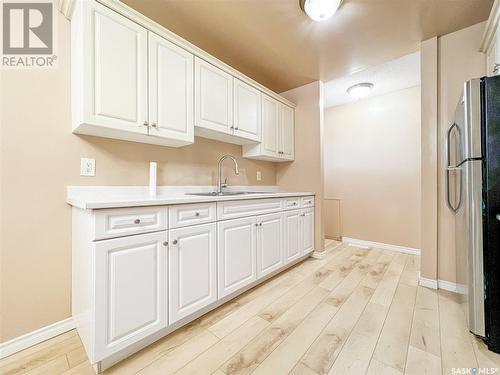 137 Vanier Crescent, Saskatoon, SK - Indoor Photo Showing Kitchen