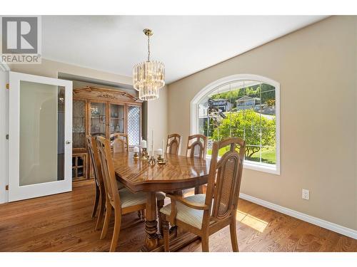 2592 Alpen Paradies Road Unit# 12, Blind Bay, BC - Indoor Photo Showing Dining Room