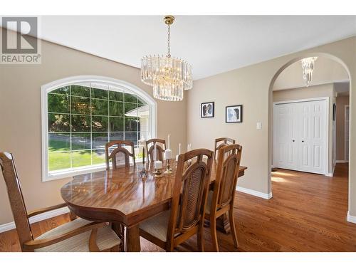 2592 Alpen Paradies Road Unit# 12, Blind Bay, BC - Indoor Photo Showing Dining Room