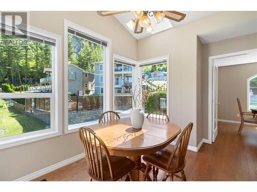 2592 Alpen Paradies Road Unit# 12, Blind Bay, BC - Indoor Photo Showing Dining Room