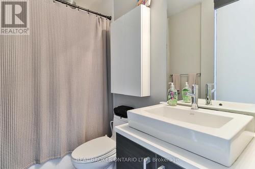 707 - 138 Princess Street, Toronto, ON - Indoor Photo Showing Bathroom