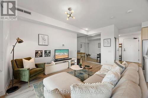 503 - 20 Tubman Avenue W, Toronto, ON - Indoor Photo Showing Living Room