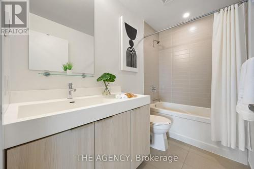 503 - 20 Tubman Avenue W, Toronto, ON - Indoor Photo Showing Bathroom