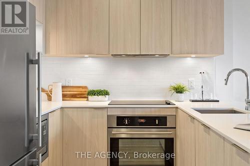 503 - 20 Tubman Avenue, Toronto, ON - Indoor Photo Showing Kitchen With Upgraded Kitchen