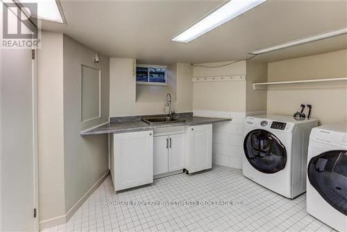 174 Rosedale Heights Drive, Toronto, ON - Indoor Photo Showing Laundry Room