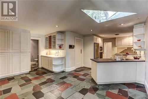 174 Rosedale Heights Drive, Toronto, ON - Indoor Photo Showing Kitchen