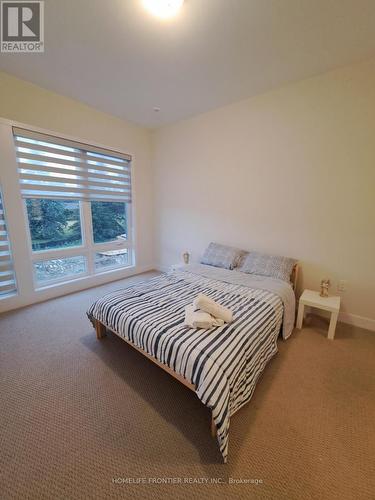 7 Ingersoll Lane, Richmond Hill, ON - Indoor Photo Showing Bedroom