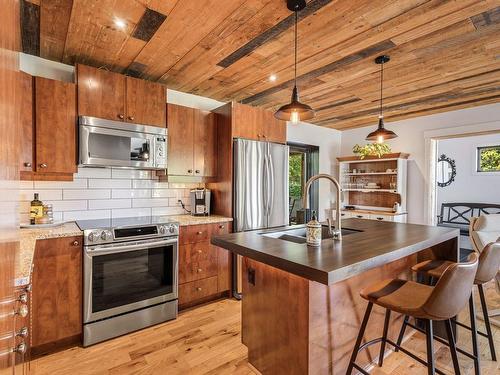 Cuisine - 22  - 24 Ch. De Shefford, Roxton Falls, QC - Indoor Photo Showing Kitchen With Double Sink