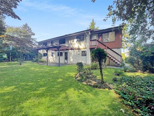 4289 Houlihan Pl, Saanich, BC 