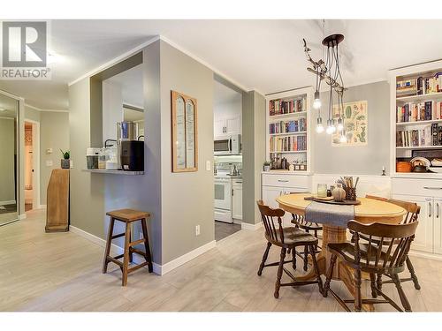 709 Houghton Road Unit# 315, Kelowna, BC - Indoor Photo Showing Dining Room