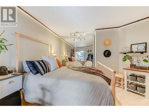 709 Houghton Road Unit# 315, Kelowna, BC - Indoor Photo Showing Bedroom