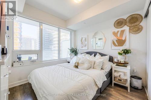 1411 - 99 Broadway Avenue, Toronto, ON - Indoor Photo Showing Bedroom