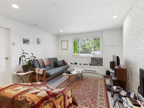 487 - 489 Winchester Ave, Nanaimo, BC - Indoor Photo Showing Living Room