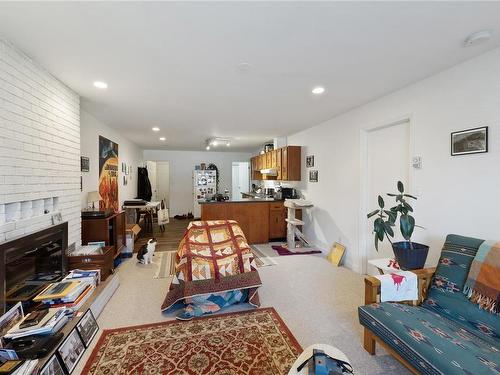 487 - 489 Winchester Ave, Nanaimo, BC - Indoor Photo Showing Living Room