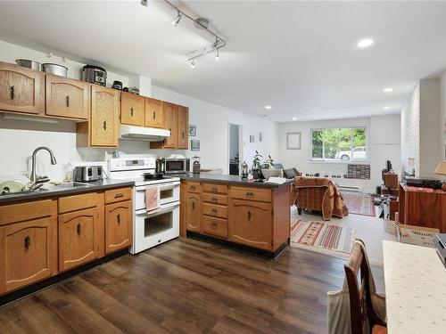 487 - 489 Winchester Ave, Nanaimo, BC - Indoor Photo Showing Kitchen