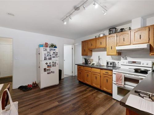 487 - 489 Winchester Ave, Nanaimo, BC - Indoor Photo Showing Kitchen