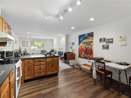 487 - 489 Winchester Ave, Nanaimo, BC - Indoor Photo Showing Kitchen