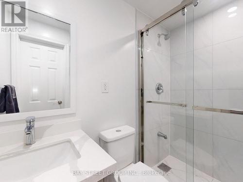 Main - 657 Pharmacy Avenue, Toronto, ON - Indoor Photo Showing Bathroom