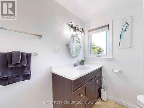 Main - 657 Pharmacy Avenue, Toronto, ON - Indoor Photo Showing Bathroom