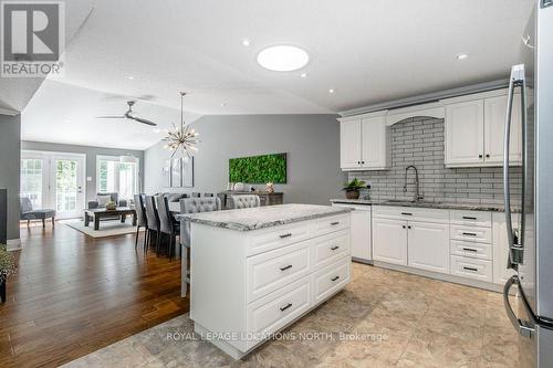 187 Greenway Drive, Wasaga Beach, ON - Indoor Photo Showing Kitchen With Upgraded Kitchen