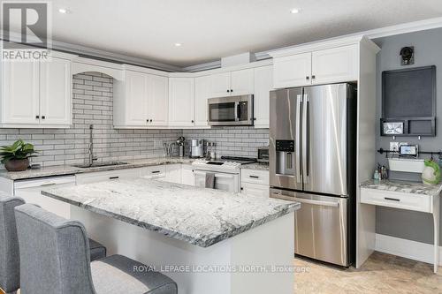 187 Greenway Drive, Wasaga Beach, ON - Indoor Photo Showing Kitchen With Stainless Steel Kitchen With Upgraded Kitchen