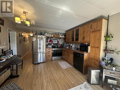 302 N Broadway Avenue, Williams Lake, BC - Indoor Photo Showing Kitchen