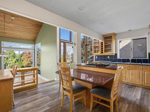 923 Fleming Circle, Kamloops, BC - Indoor Photo Showing Dining Room