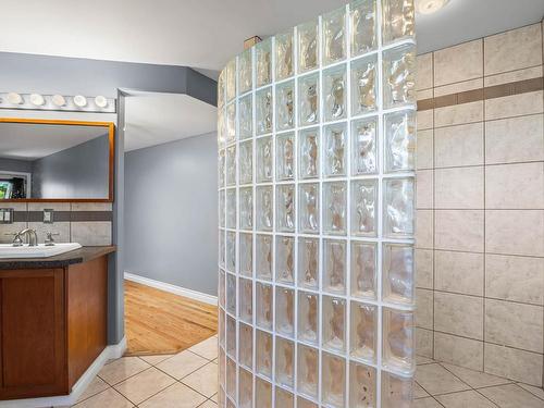 923 Fleming Circle, Kamloops, BC - Indoor Photo Showing Bathroom