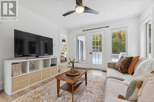 504 Birch Point Road, Kawartha Lakes, ON - Indoor Photo Showing Living Room