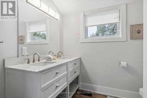 504 Birch Point Road, Kawartha Lakes, ON - Indoor Photo Showing Bathroom