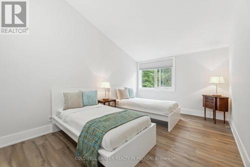 504 Birch Point Road, Kawartha Lakes, ON - Indoor Photo Showing Bedroom