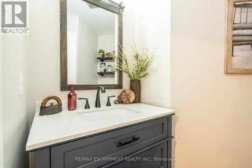 100 Boulding Avenue, Hamilton, ON - Indoor Photo Showing Bathroom