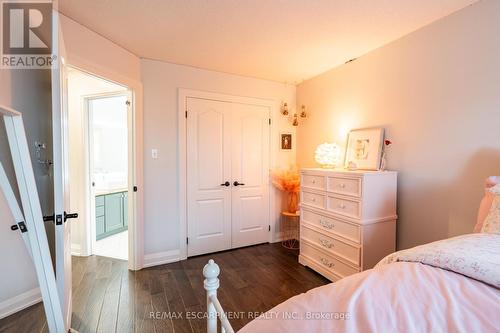 100 Boulding Avenue, Hamilton, ON - Indoor Photo Showing Bedroom